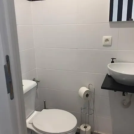 Bed & Breakfast 2 Sides