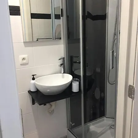 2 Sides Bed & Breakfast *